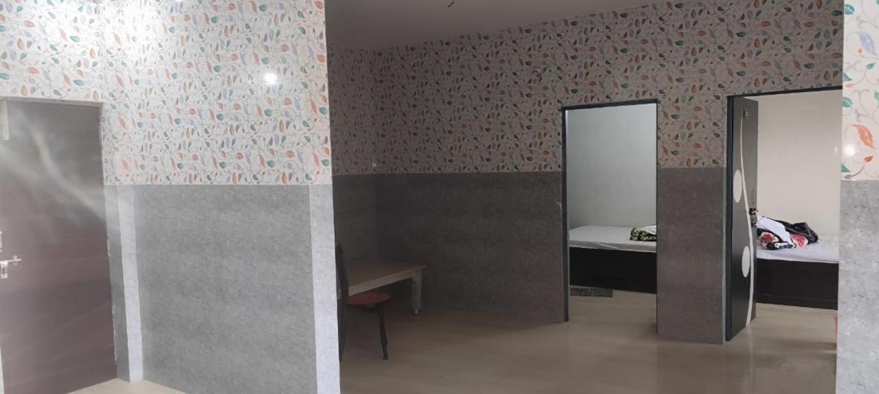 Hotel Radhey Krishna Patna  Zewnętrze zdjęcie